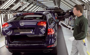 Absatz: VW verharrt auf hohem Niveau 