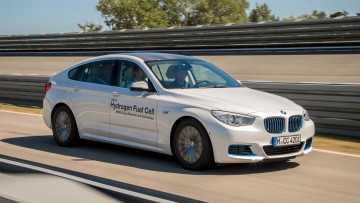 BMW: Wasserstofftankstelle mit Tiefkühlgas