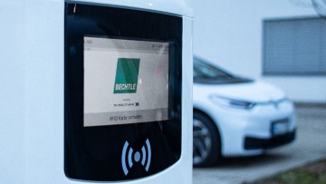 Elektro-Dienstwagen: Bechtle nimmt großen Ladepark in Betrieb