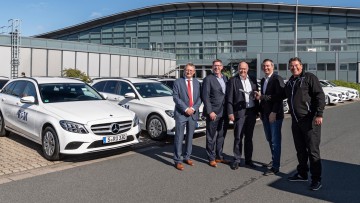 Fahrzeugübergabe: Mercedes-Flotte für ROM Technik