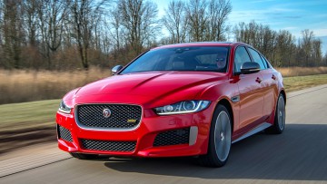 Jaguar XE und XF Sondermodell: Allradgetriebener Sportler