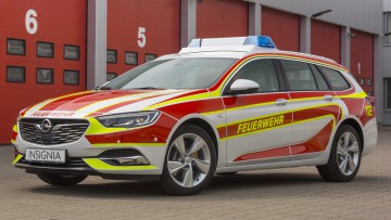 Rettmobil in Fulda: Feuerwehrtaufe für neue Autos