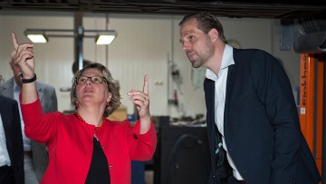 Hardware-Nachrüstung: Umweltministerin zu Gast bei Baumot