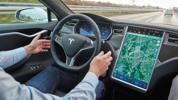 China: Neuer Unfall mit Teslas "Autopilot"