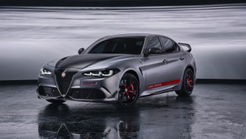Alfa Romeo Giulia Quadrifoglio Luna Rossa