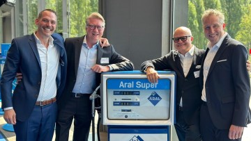 V.l.n.r. Florian Wolfframm (Vice President Retail Sales & Marketing Payback Germany), Bernhard Brugger (Geschäftsführer Payback), Walter H. Lukner (Geschäftsführer Payback Austria) und Achim Bothe (Vorstandsvorsitzender Aral)