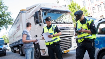 Hamburg: 173 Fahrverbotssünder ertappt