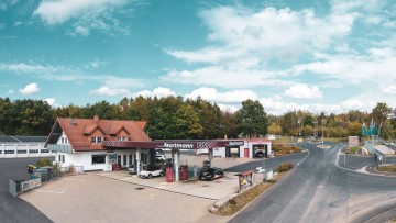 Karlheinz Schüßler tankstelle-hartmann-luft
