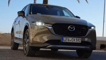 Unterwegs im SUV und Kleinwagen: Was Mazda CX-5 und Mazda 2 auf dem Kasten haben