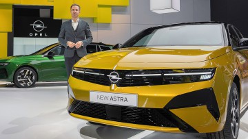 Opel Astra 2026 und CEO Florian Huettl