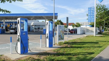 Vom Sprithändler zum Energiemarktplatz: Wie die Zukunft der Tankstellen aussehen wird