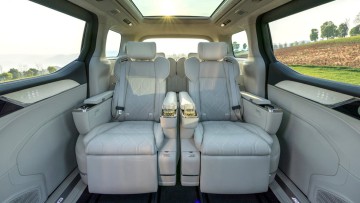 Volvo EM90 - neue Fotos