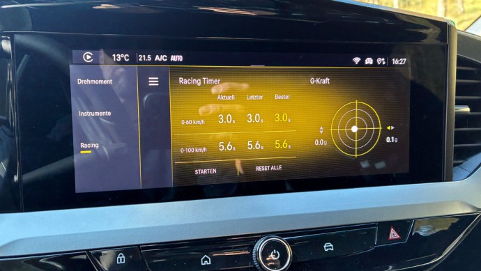 Detailfoto des Infoscreens des Opel Mokka GSE