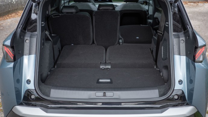 Umgelegte Rückbank im Peugeot 5008