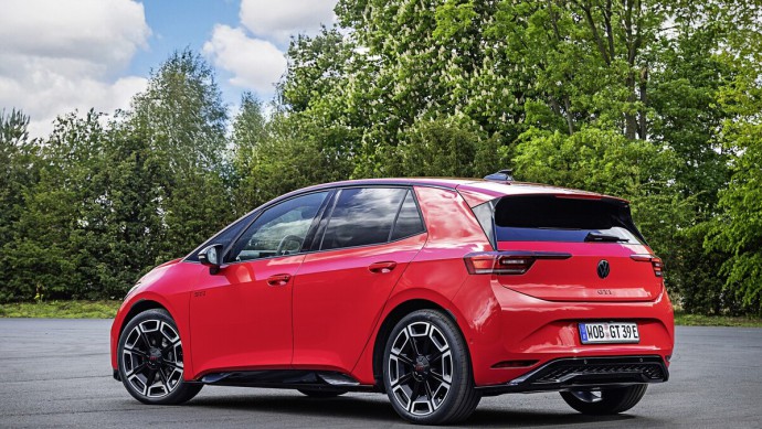 Zu den Besonderheiten der GTI-Ausstattung gehören unter anderem auffällige 20-Zoll-Leichtmetallräder