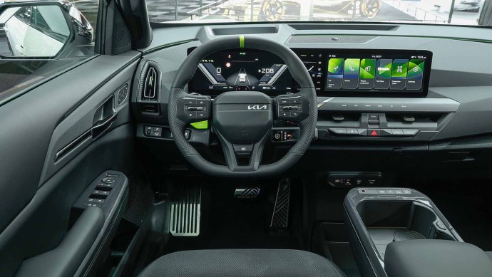 Die nobel eingerichtete GT-Version bietet auffällige Neonakzente im Innenraum.