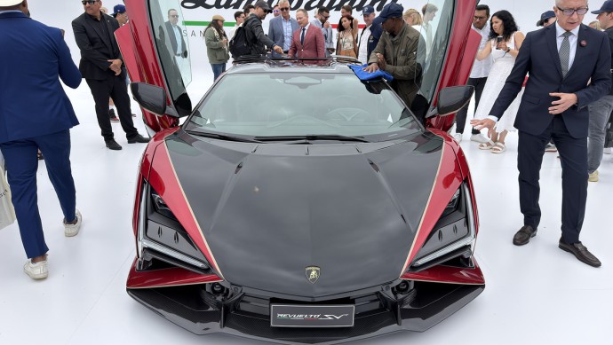 Lamborghini Revuelto SV
