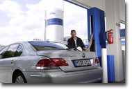 BMW an Wasserstofftankstelle