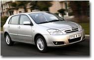 Kompakt-Fahrzeuge schneiden bei Seitenaufprall schlecht ab Toyota Corolla