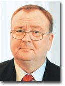 Ehrung für ZF Passau GmbH-Geschäftsführer Hans-Georg Härter