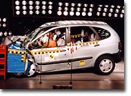 ADAC führt Crashtest mit Van durch ADAC führt Crashtest mit Van durch