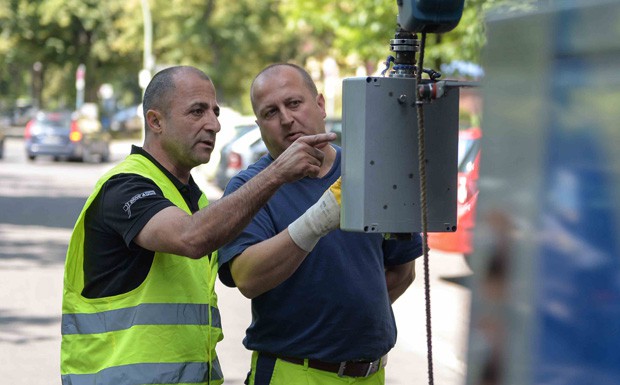 Service: Alphabet schult Fahrer