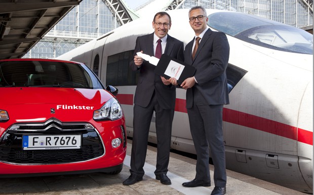 Carsharing: Citroën DS3 wird zum Flinkster-Modell Saban Tekedereli, Direktor Firmenkunden und Gebrauchtwagen bei der Citroën Deutschland GmbH, und Rolf Lübke, Vorsitzender der Geschäftsführung bei der DB FuhrparkService GmbH