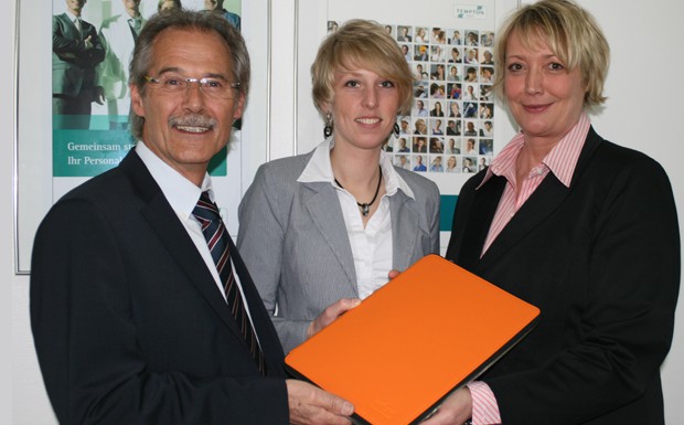 v.l. Eckhard Ketzer, zertifizierter Fuhrparkmanager bei Tempton, Katrin Jonkmanns, ebenfalls Tempton, sowie Marion Engstfeld, Beraterin Flottenmanagement bei LeasePlan.
