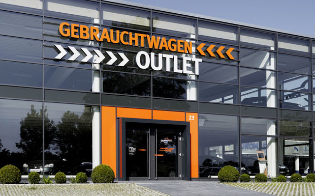 Positive Bilanz: Im Gebrauchtwagen Outlet Nürnberg vermarktet LeasePlan seine Leasingrückläufer. Erfolgreich wie es heißt. 