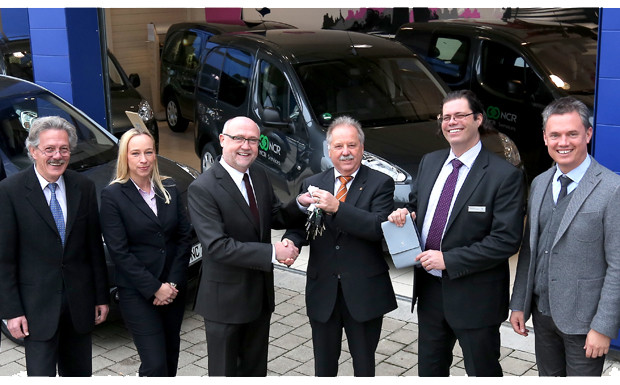 (v.l.n.r): Eckhard Gseller (NCR-Einkaufsleiter), 
Sabine Pfeiffer (Key Account Managerin Peugeot Deutschland), Rüdiger Stubbe (Niederlassungsleiter Peugeot Bayern), 
Klaus Budich (NCR-Fuhrparkleiter), Patrick Jost (Verkauf Businesskunden Peugeot Bayern)
