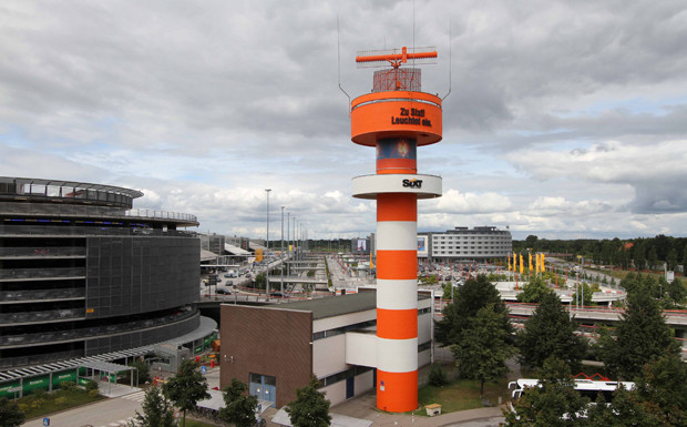 Sixt-Werbung am Airport Hamburg
