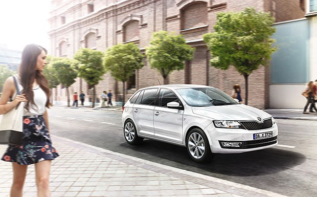 Schick aufgewertet: Skoda stattete für die Edition Rapid Drive neben der Limosine auch die Schrägheckvariante Spaceback komfortabler aus.