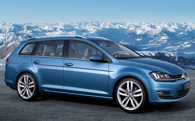 Modellwechsel: VW Golf Variant und Golf Blue Motion fahren vor