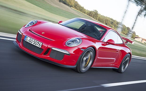 Alarmstufe Rot: Nach zwei Bränden, die den neuen Porsche 911 GT3 betrafen, sucht der Hersteller fieberhaft nach der Brandursache.