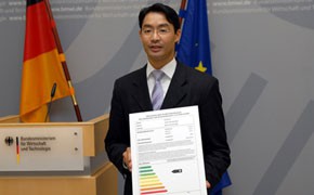 Energieverbrauch: Regierung segnet neues Öko-Label für Pkw ab Wirtschaftsminister Rösler präsentiert Beschluss zur Pkw-ENVKV