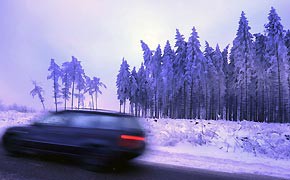 Autofahren im Winter: Angepasster Fahrstil wichtig Winter