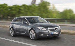 Opel: Insignia-Premieren in Paris Opel_Insignia:SportsTourer_text