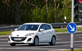 Mazda: Ab August mit Start-Stopp Mazda3 i-stop