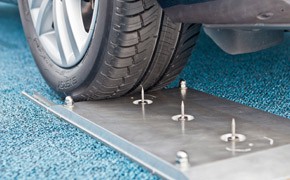 Michelin: Ein sich selbst reparierender Autoreifen Michelin_Reifen_Nagel