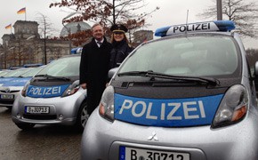 Elektromobilität: Verbrecherjagd mit dem Stromer Mitsubishi