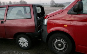 Urteil: Gefahr auch im Schritttempo Auffahrunfall