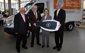 Daimler-Sponsoring: Tafeln übernehmen 500sten Transporter Daimler_Deutsche_Tafeln