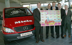 Jubiläum: Miele übernimmt tausendsten Mercedes-Transporter miele_mercedes_vito