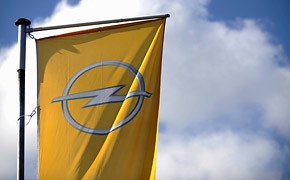 Opel: Fiat will Mehrheit opel_fahne