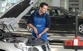 Autoservice: Service-Checks bei point S point S Werkstatt