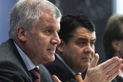 Industrie und Politik einigen sich auf "Roadmap" für Biokraftstoffe Horst Seehofer und Sigmar Gabriel