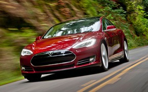 Neues Elektrofahrzeug: Ein Daimler-Stromer für die Kompaktklasse? Tesla Model S