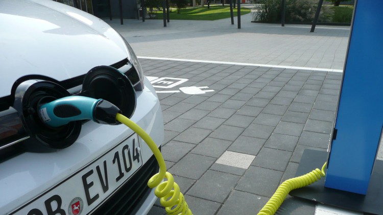 Maßnahmenpaket: Bundesrat will Elektroautos stärker fördern