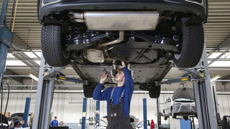 Autoteile werden zunehmend im Internet gekauft.