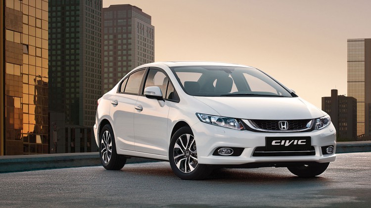Vorhang auf, Tür weg: Den Honda Civic gibt es nun auch als Limousine.